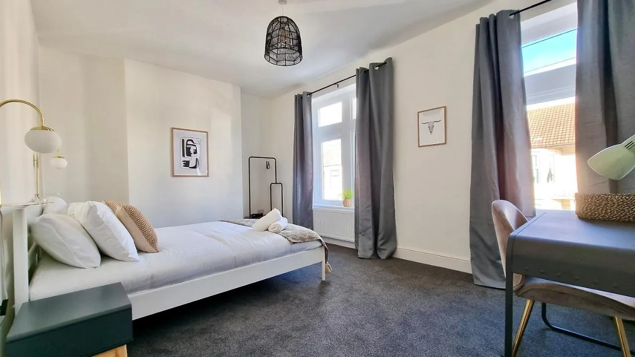 Moorland House By Switchback Stays Cardiff Apartment
